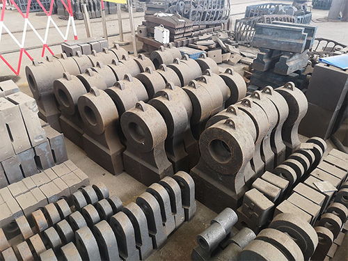 小型破碎機(jī)錘頭的專業(yè)制造 河北壘鑫機(jī)械廠的鑄造件解析